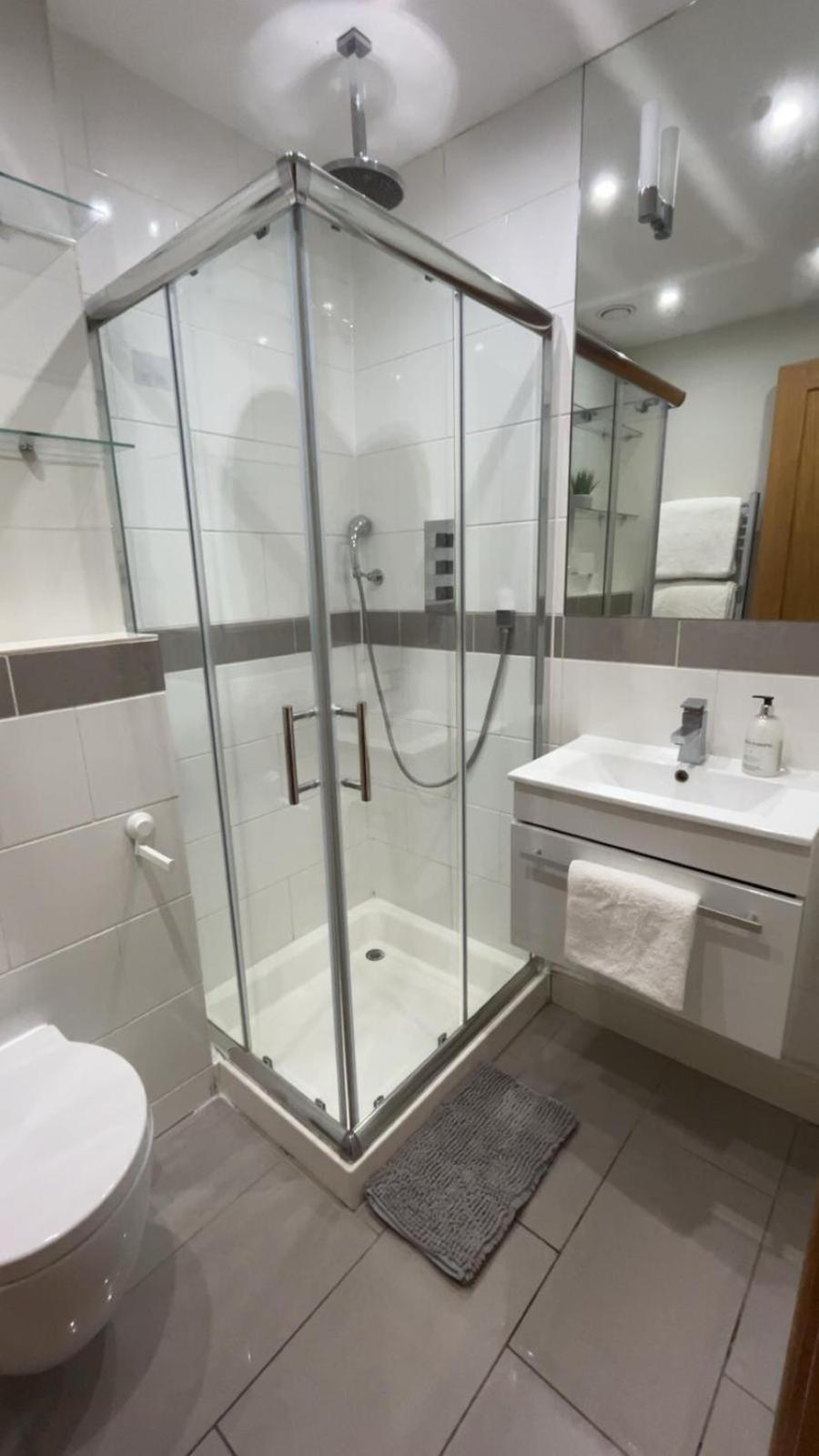 Kensington - Mezzanie Stylish Flat Appartamento